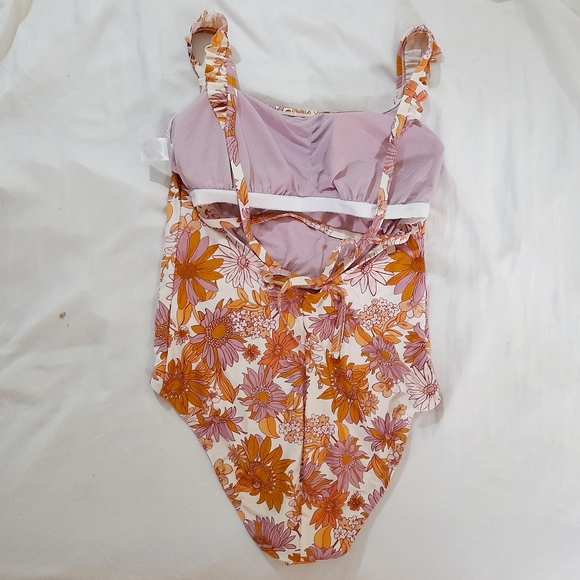 ● Kona Sol | NWT Orange Floral Ruffle Strap Coverage One Piece Swimsuit. - Picture 5 of 10